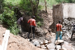Kenya21400-Starting-up-the-dam-walls-2