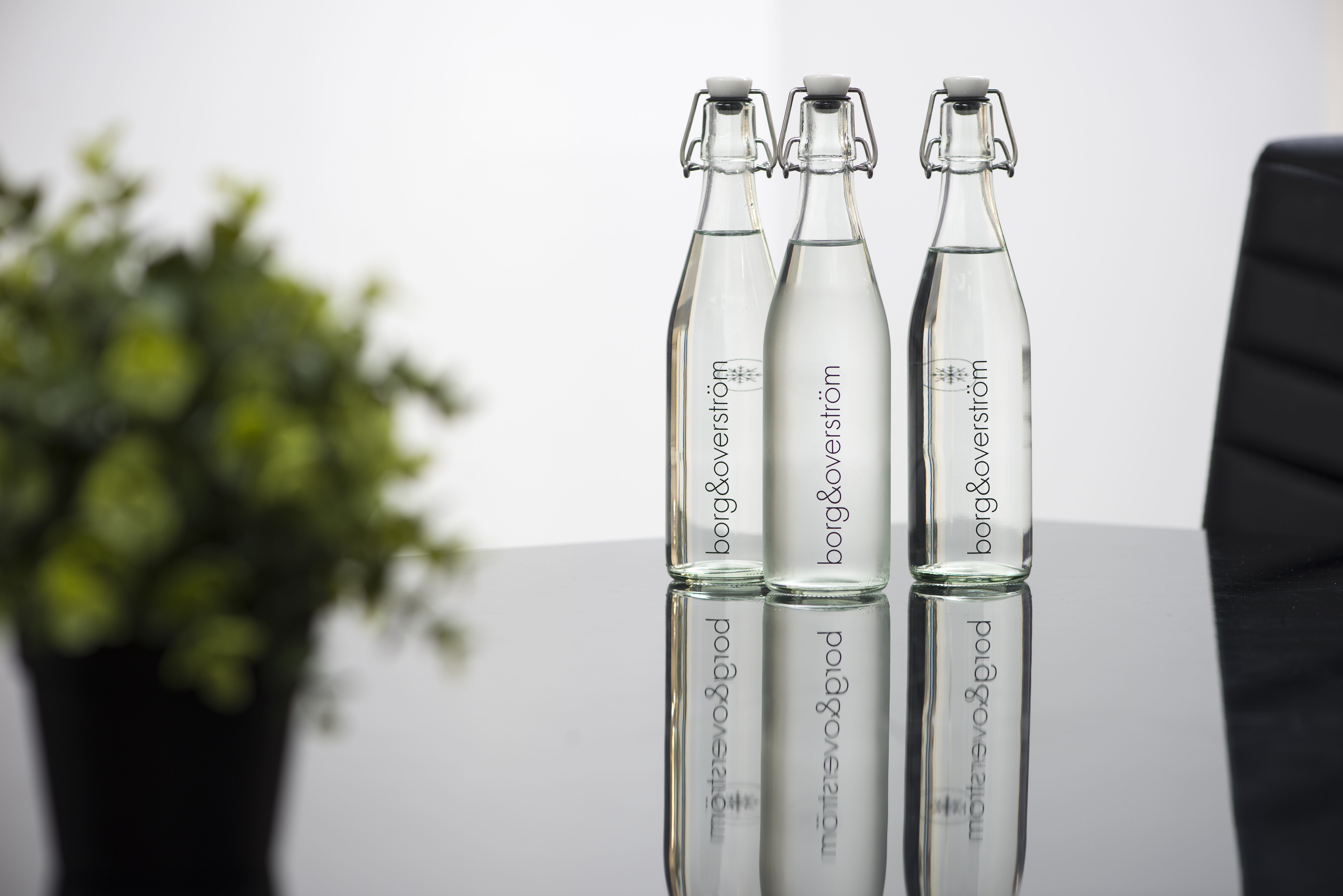 Keep Your Team Hydrated With Swing-Top Glass Water Bottles