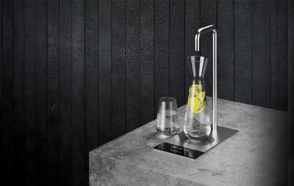 T2 - A refined drinking water tap for sleek countertop integration and easy fitting.