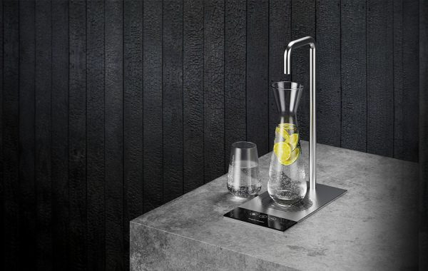 T2 - Un robinet d'eau potable raffiné pour une intégration élégante sur le comptoir et un montage facile.