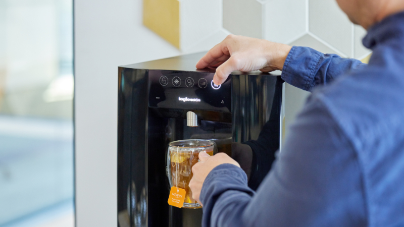 Borg & Overström B6 dispensing instant hot water to create a cup of herbal tea.