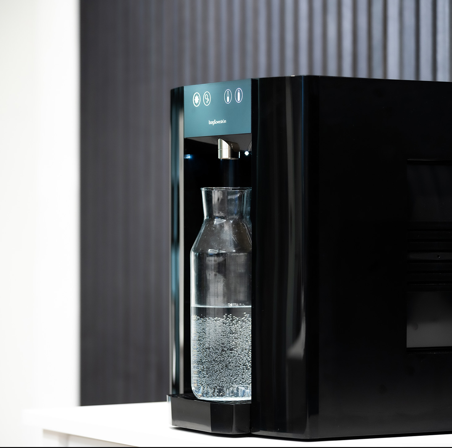 POU systems for sustainable hotels, the E6 water dispenser with portion control