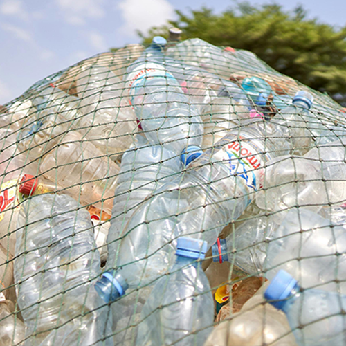 Déchets de bouteilles en plastique à usage unique